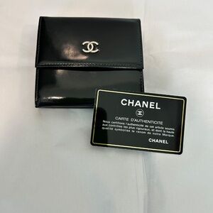 CHANEL Authentic Black Patent Leather Trifold Wallet Unisex Coin Purse